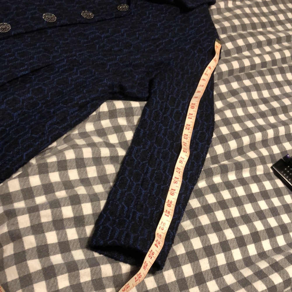 Women’s cool weather coat - Picture 9 of 11